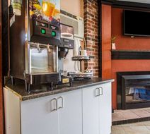 Rodeway Inn & Suites Lobby