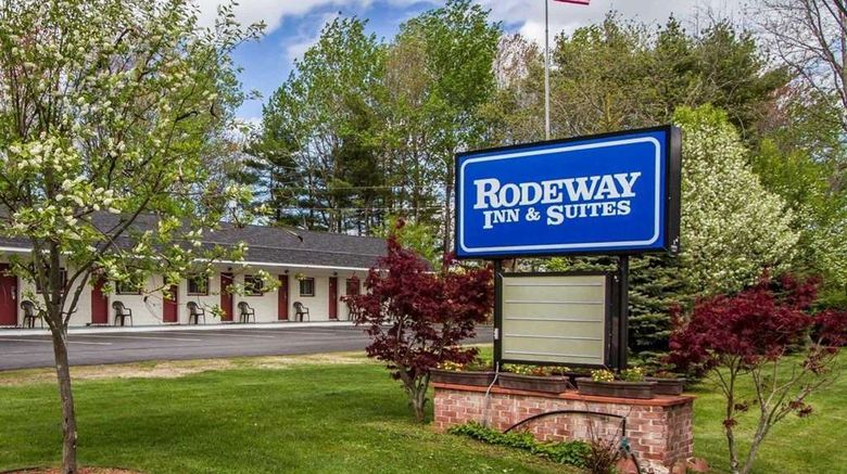 <b>Rodeway Inn & Suites Exterior</b>. Images powered by <a href="https://iceportal.shijigroup.com/" title="IcePortal" target="_blank">IcePortal</a>.