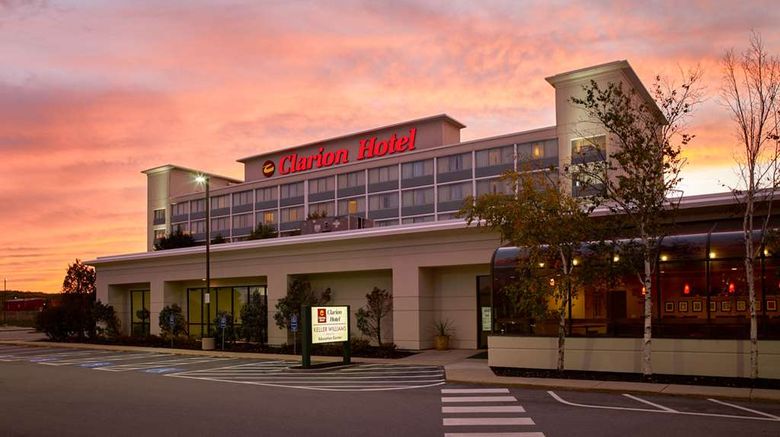 <b>Clarion Hotel Portland Airport Exterior</b>. Images powered by <a href="https://iceportal.shijigroup.com/" title="IcePortal" target="_blank">IcePortal</a>.
