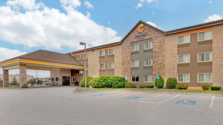 <b>Comfort Inn Bangor Exterior</b>. Images powered by <a href="https://iceportal.shijigroup.com/" title="IcePortal" target="_blank">IcePortal</a>.