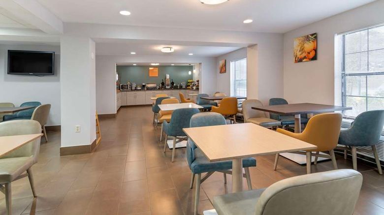<b>Comfort Inn South Portland Airport Restaurant</b>. Images powered by <a href="https://iceportal.shijigroup.com/" title="IcePortal" target="_blank">IcePortal</a>.