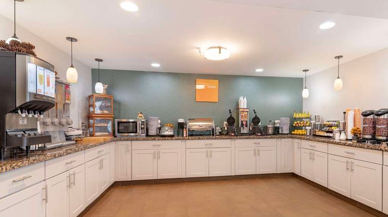 <b>Comfort Inn South Portland Airport Restaurant</b>. Images powered by <a href="https://iceportal.shijigroup.com/" title="IcePortal" target="_blank">IcePortal</a>.