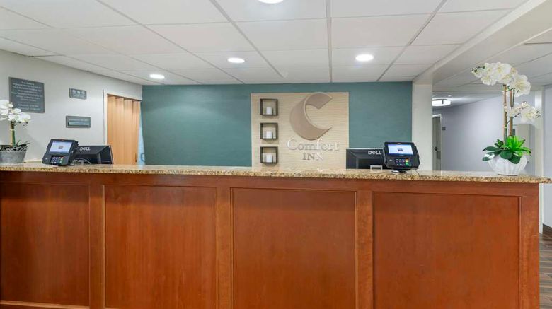 <b>Comfort Inn South Portland Airport Lobby</b>. Images powered by <a href="https://iceportal.shijigroup.com/" title="IcePortal" target="_blank">IcePortal</a>.