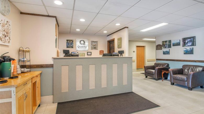 <b>Quality Inn Bangor Lobby</b>. Images powered by <a href="https://iceportal.shijigroup.com/" title="IcePortal" target="_blank">IcePortal</a>.