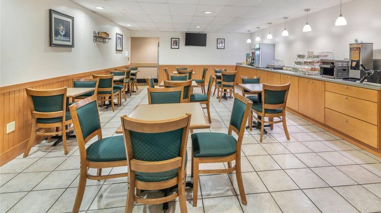 <b>Quality Inn Bangor Restaurant</b>. Images powered by <a href="https://iceportal.shijigroup.com/" title="IcePortal" target="_blank">IcePortal</a>.