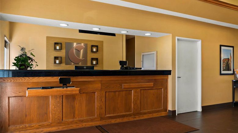 <b>Comfort Suites Saginaw North Lobby</b>. Images powered by <a href="https://iceportal.shijigroup.com/" title="IcePortal" target="_blank">IcePortal</a>.