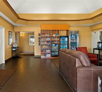 Comfort Suites Saginaw North Lobby