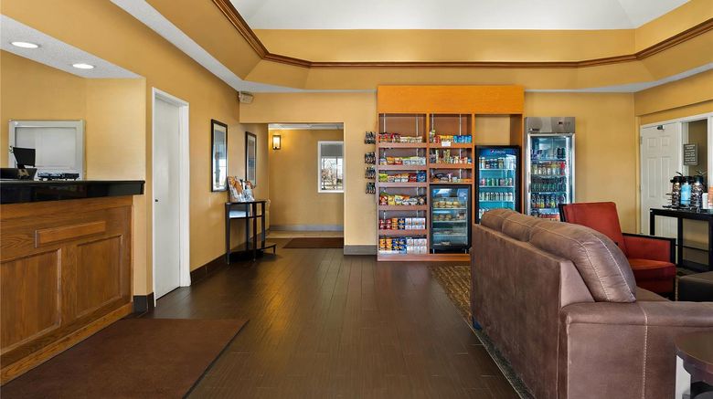 <b>Comfort Suites Saginaw North Lobby</b>. Images powered by <a href="https://iceportal.shijigroup.com/" title="IcePortal" target="_blank">IcePortal</a>.