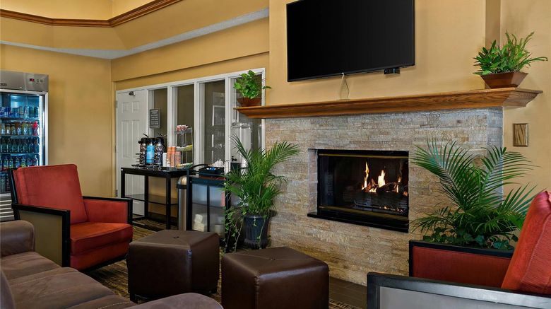 <b>Comfort Suites Saginaw North Lobby</b>. Images powered by <a href="https://iceportal.shijigroup.com/" title="IcePortal" target="_blank">IcePortal</a>.