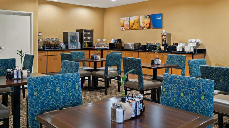 <b>Comfort Suites Saginaw North Restaurant</b>. Images powered by <a href="https://iceportal.shijigroup.com/" title="IcePortal" target="_blank">IcePortal</a>.