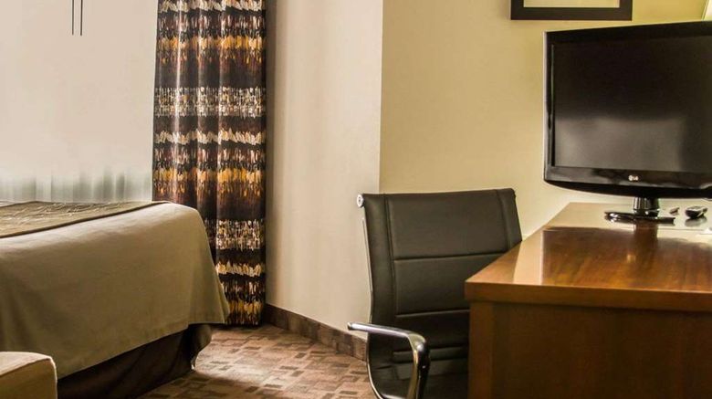 <b>Comfort Inn Birch Run Room</b>. Images powered by <a href="https://iceportal.shijigroup.com/" title="IcePortal" target="_blank">IcePortal</a>.