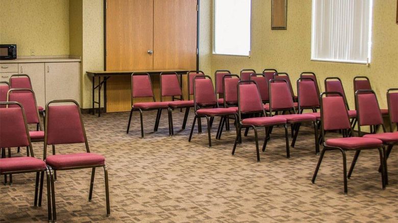 <b>Comfort Inn Birch Run Meeting</b>. Images powered by <a href="https://iceportal.shijigroup.com/" title="IcePortal" target="_blank">IcePortal</a>.