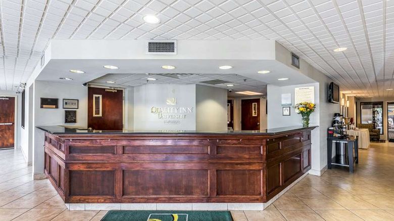 <b>Quality Inn University Lobby</b>. Images powered by <a href="https://iceportal.shijigroup.com/" title="IcePortal" target="_blank">IcePortal</a>.