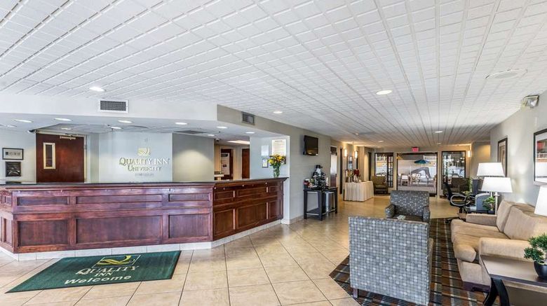 <b>Quality Inn University Lobby</b>. Images powered by <a href="https://iceportal.shijigroup.com/" title="IcePortal" target="_blank">IcePortal</a>.
