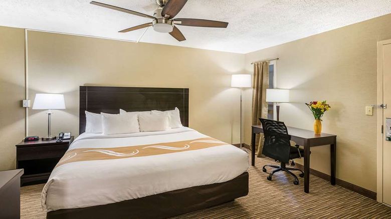 <b>Quality Inn University Room</b>. Images powered by <a href="https://iceportal.shijigroup.com/" title="IcePortal" target="_blank">IcePortal</a>.