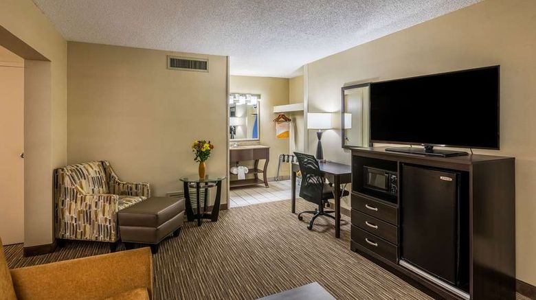 <b>Quality Inn University Suite</b>. Images powered by <a href="https://iceportal.shijigroup.com/" title="IcePortal" target="_blank">IcePortal</a>.