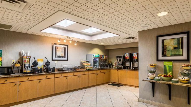 <b>Quality Inn University Restaurant</b>. Images powered by <a href="https://iceportal.shijigroup.com/" title="IcePortal" target="_blank">IcePortal</a>.
