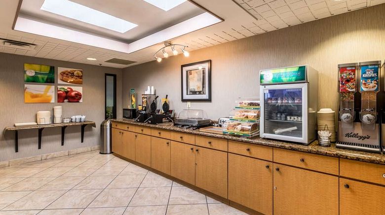 <b>Quality Inn University Restaurant</b>. Images powered by <a href="https://iceportal.shijigroup.com/" title="IcePortal" target="_blank">IcePortal</a>.