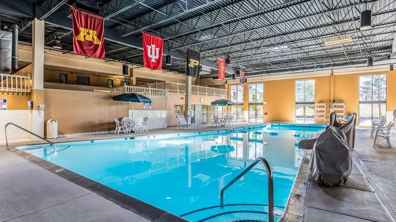 <b>Quality Inn University Pool</b>. Images powered by <a href="https://iceportal.shijigroup.com/" title="IcePortal" target="_blank">IcePortal</a>.