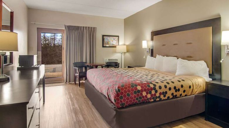 <b>Econo Lodge Room</b>. Images powered by <a href="https://iceportal.shijigroup.com/" title="IcePortal" target="_blank">IcePortal</a>.