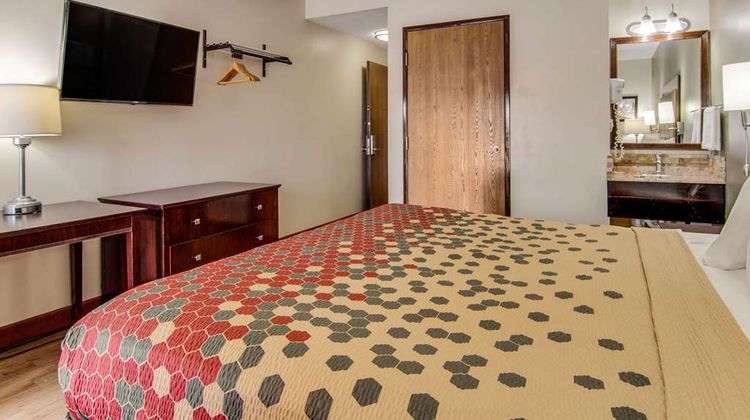 Econo Lodge Room