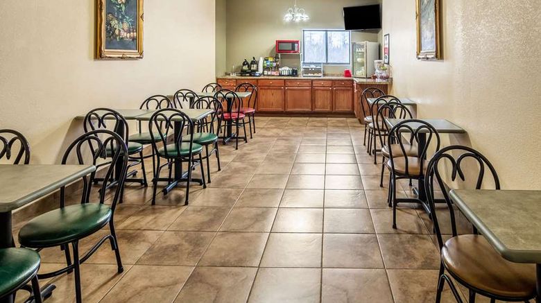<b>Econo Lodge Restaurant</b>. Images powered by <a href="https://iceportal.shijigroup.com/" title="IcePortal" target="_blank">IcePortal</a>.