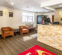 Econo Lodge Lobby