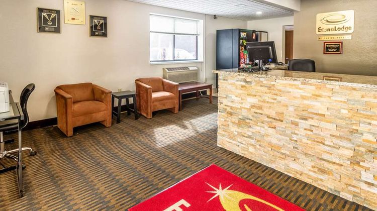 Econo Lodge Lobby