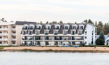 Quality Inn & Suites Mackinaw City