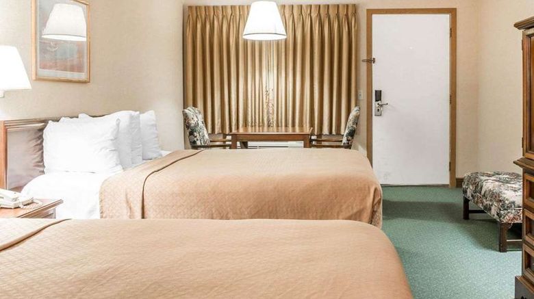 <b>Quality Inn & Suites Mackinaw City Room</b>. Images powered by <a href="https://iceportal.shijigroup.com/" title="IcePortal" target="_blank">IcePortal</a>.