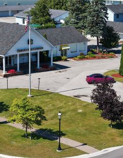 Quality Inn & Suites Mackinaw City