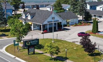 Quality Inn & Suites Mackinaw City