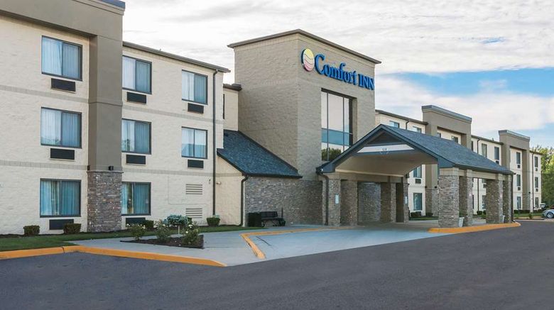 <b>Comfort Inn Metro Airport Exterior</b>. Images powered by <a href="https://iceportal.shijigroup.com/" title="IcePortal" target="_blank">IcePortal</a>.