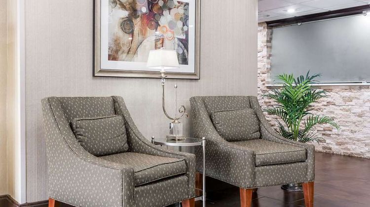 Comfort Inn Metro Airport Lobby