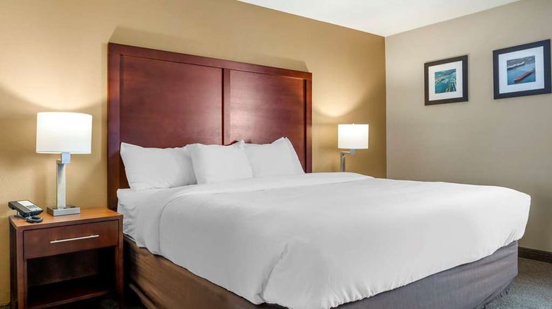 <b>Comfort Inn Sault Ste Marie Suite</b>. Images powered by <a href="https://iceportal.shijigroup.com/" title="IcePortal" target="_blank">IcePortal</a>.
