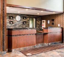Comfort Inn & Suites & Conf Ctr Lobby