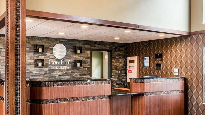 <b>Comfort Inn & Suites & Conf Ctr Lobby</b>. Images powered by <a href="https://iceportal.shijigroup.com/" title="IcePortal" target="_blank">IcePortal</a>.