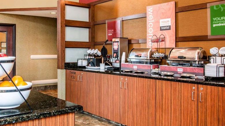 <b>Comfort Inn & Suites & Conf Ctr Restaurant</b>. Images powered by <a href="https://iceportal.shijigroup.com/" title="IcePortal" target="_blank">IcePortal</a>.