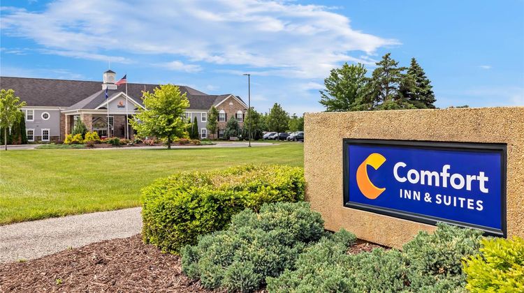 Comfort Inn & Suites & Conf Ctr Exterior
