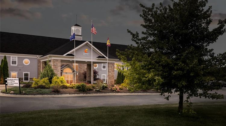 Comfort Inn & Suites & Conf Ctr Exterior