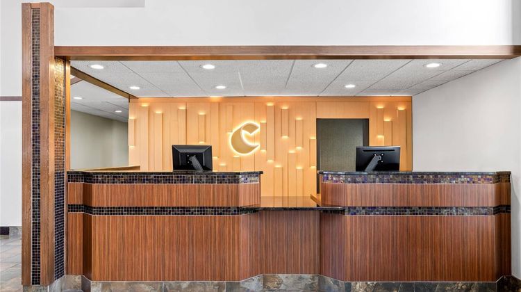 Comfort Inn & Suites & Conf Ctr Lobby