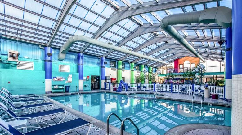 <b>Country Inn & Stes by Radisson, Muskegon Pool</b>. Images powered by <a href="https://iceportal.shijigroup.com/" title="IcePortal" target="_blank">IcePortal</a>.