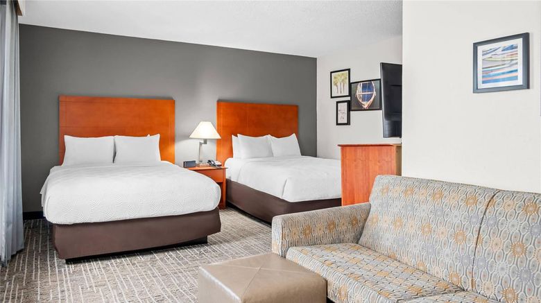 <b>Country Inn & Stes by Radisson, Muskegon Suite</b>. Images powered by <a href="https://iceportal.shijigroup.com/" title="IcePortal" target="_blank">IcePortal</a>.