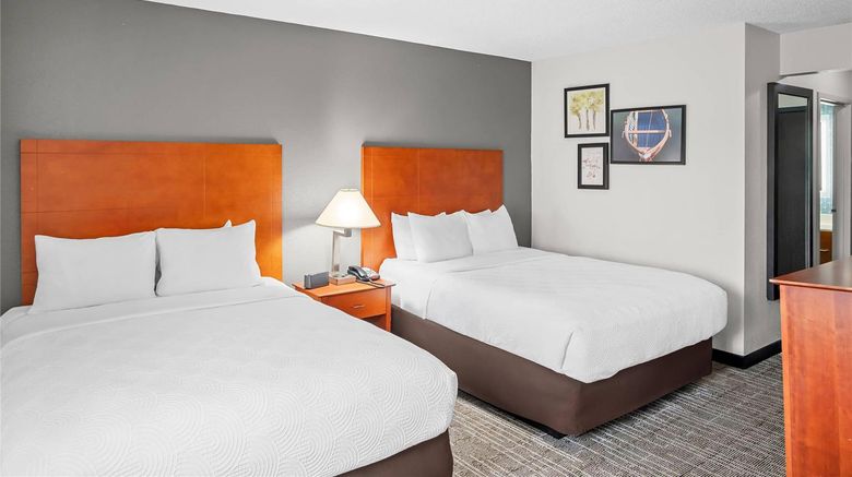 <b>Country Inn & Stes by Radisson, Muskegon Suite</b>. Images powered by <a href="https://iceportal.shijigroup.com/" title="IcePortal" target="_blank">IcePortal</a>.