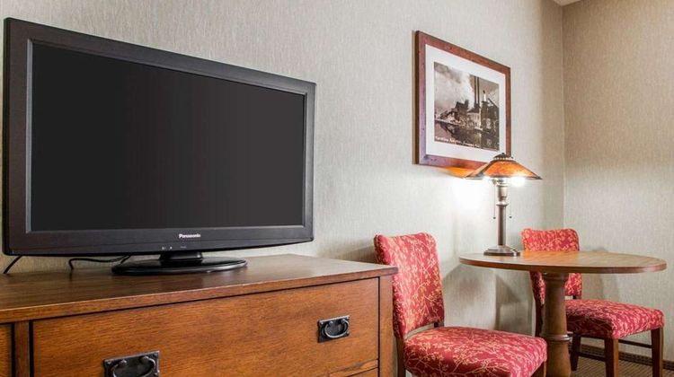 Quality Inn Ironwood Room