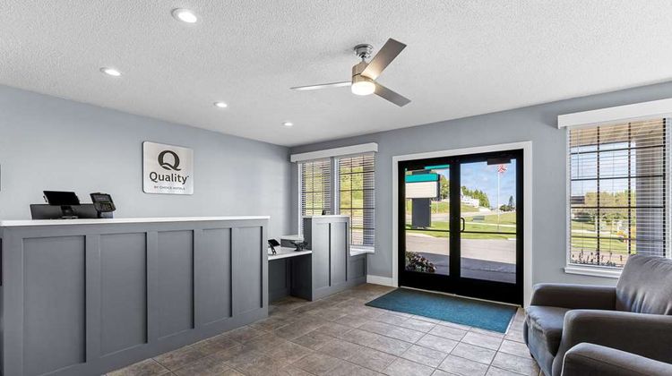 Quality Inn Lakefront Lobby