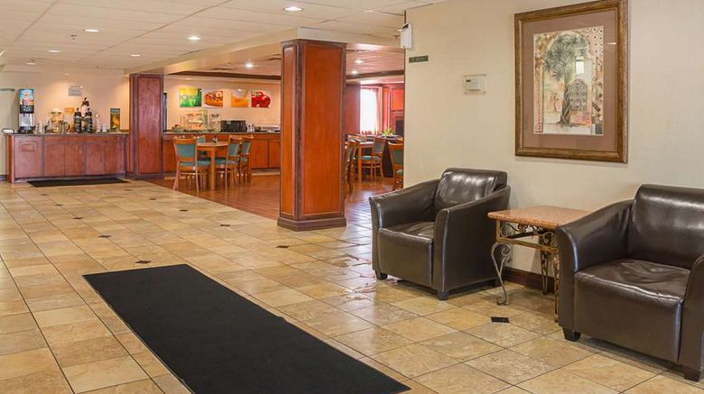 <b>Quality Inn & Suites Metro Airport Lobby</b>. Images powered by <a href="https://iceportal.shijigroup.com/" title="IcePortal" target="_blank">IcePortal</a>.
