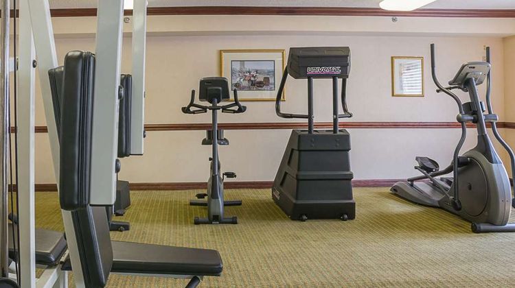 Quality Inn & Suites Metro Airport Health