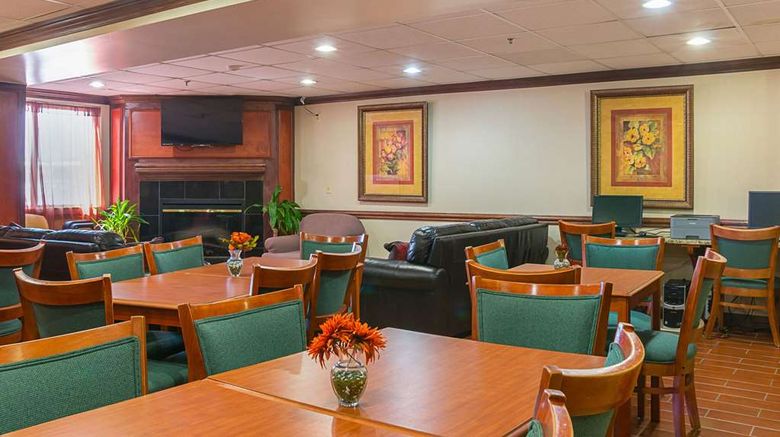 <b>Quality Inn & Suites Metro Airport Restaurant</b>. Images powered by <a href="https://iceportal.shijigroup.com/" title="IcePortal" target="_blank">IcePortal</a>.