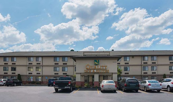Quality Inn & Suites Metro Airport Exterior